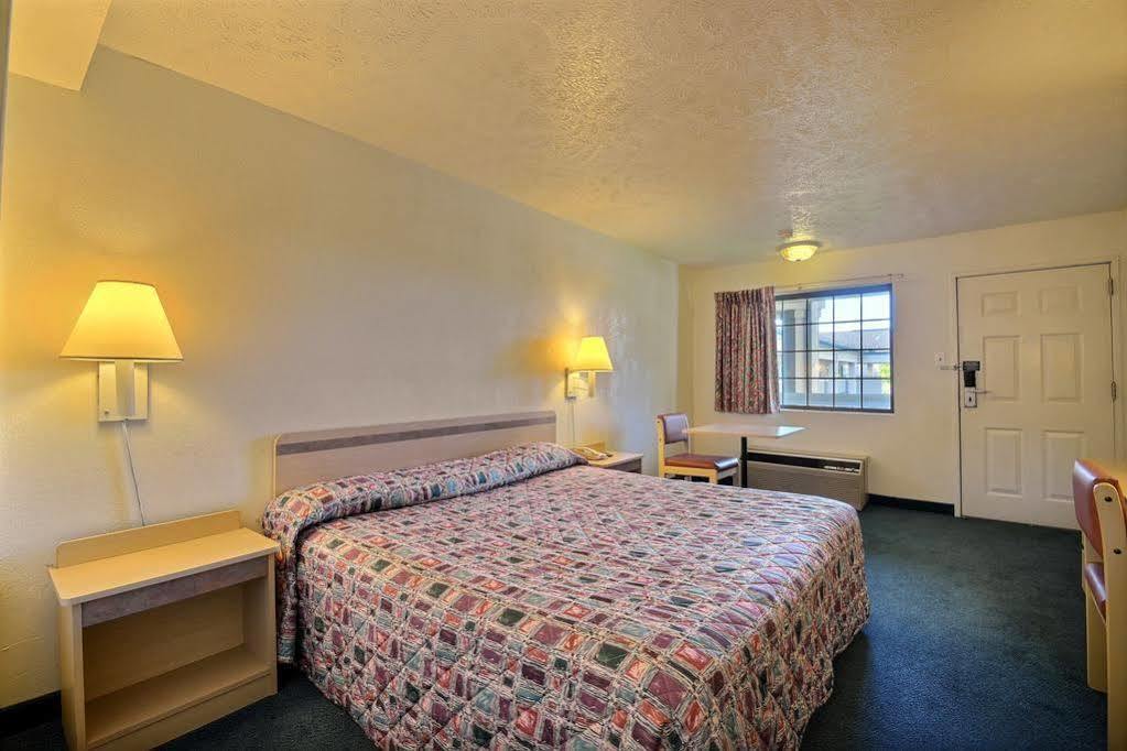 Days Inn By Wyndham Indianapolis South Dış mekan fotoğraf